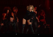 Тейлор Свифт (Taylor Swift) performs during the reputation Stadium Tour at Hard Rock Stadium in Miami, Florida, 18.08.2018 - 100xHQ 5fbd1a956015604