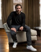 Джейк Джилленхол (Jake Gyllenhaal) Variety Magazine Photoshoot by Mike McGregor (2017) (4xНQ) E9e61e750121223
