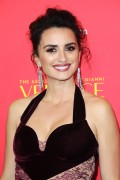 Пенелопа Крус (Penélope Cruz) 'The Assassination Of Gianni Versace_ American Crime Story' premiere in Hollywood, 08.01.2018 (84xHQ) 5d5109736643793