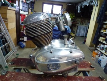 Restauration MONDIAL 125cc Champion Lusso. 7211f2683878493