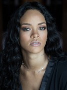 Рианна (Rihanna) Clara Lionel Foundation Photoshoot 2017 - 1xHQ 8c03d0740891233
