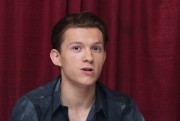 Том Холланд (Tom Holland) Spider-Man Homecoming press conference (Beverly Hills, April 23, 2017) Bd73bd677594873