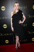 Дакота Фаннинг (Dakota Fanning) 'The Alienist' premiere held at the iPic Cinema in New York City, 16.01.2018 - 67xHQ 000b08729660373