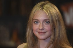 Dakota Fanning - VH1's 14th Annual Critics' Choice Awards, 01/08/2009