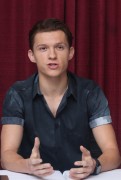Том Холланд (Tom Holland) Spider-Man Homecoming press conference (Beverly Hills, April 23, 2017) 76f200677593943