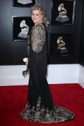 Келли Кларксон (Kelly Clarkson) 60th Annual Grammy Awards, New York, 28.01.2018 (68xHQ) Bc986b741195563