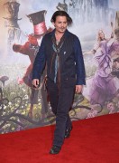 Джонни Депп (Johnny Depp) Alice Through The Looking Glass Photocall at Corinthia (London, May 8, 2016) (57xHQ) Bdb37a668970693
