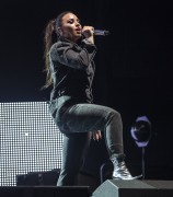 Деми Ловато (Demi Lovato) performing at Free Radio Live in Birmingham, 11.11.2017 (16xHQ) 7bb2d2656407053