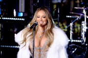 Мэрайя Кэри (Mariah Carey) Performs at the Dick Clark's New Year's Rockin' Eve with Ryan Seacrest (New York, December 31, 2017) 4f9f63707528933