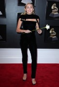 Майли Сайрус (Miley Cyrus) 60th Annual Grammy Awards, New York, 28.01.2018 (90xHQ) 481faf736626473
