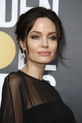Анджелина Джоли (Angelina Jolie) 75th Annual Golden Globe Awards, California, 07.01.2018 (90xHQ) 662936729645173