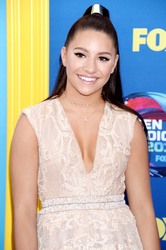 Mackenzie Ziegler - 2018 Teen Choice Awards at The Forum in Inglewood, 2018-08-12