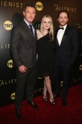 Дакота Фаннинг (Dakota Fanning) 'The Alienist' premiere held at the iPic Cinema in New York City, 16.01.2018 - 67xHQ Eed811729659833