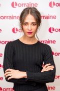 Алисия Викандер (Alicia Vikander) Visits the 'Lorraine' TV show in London, 06.03.2018 - 16xНQ A9553a836542913