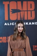 Алисия Викандер (Alicia Vikander) 'Tomb Raider' photocall in Madrid, Spain, 28.02.2018 - 80xНQ Bf1067781844243
