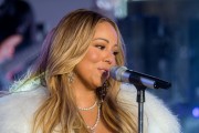 Мэрайя Кэри (Mariah Carey) Performs at the Dick Clark's New Year's Rockin' Eve with Ryan Seacrest (New York, December 31, 2017) 554552707530353