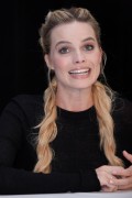 Марго Робби (Margot Robbie) 'Suicide Squad' Press Conference (Moynihan Station in New York City, 30.07.2016) 7305eb715217073