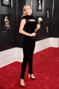 Майли Сайрус (Miley Cyrus) 60th Annual Grammy Awards, New York, 28.01.2018 (90xHQ) F5a2aa736624223