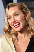 Майли Сайрус, Лиам Хемсворт (Miley Cyrus, Liam Hemsworth) Vanity Fair Oscar Party in Beverly Hills, 04.03.2018 (42xHQ) 22c071781858723