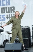 Amy Schumer - March at the anti-gun “March For Our Lives” rally in downtown Los Angeles, CA - March 24, 2018