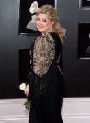 Келли Кларксон (Kelly Clarkson) 60th Annual Grammy Awards, New York, 28.01.2018 (68xHQ) Cae790741193723