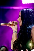 Деми Ловато (Demi Lovato) performing at 102.7 KIIS FM's Jingle Ball in Los Angeles, 01.12.2017 (77xHQ) 07293c677475963