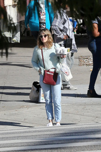 Rachel McAdams - at the Flea Market in Los Angeles 01.12.2018 x26