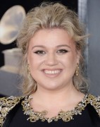 Келли Кларксон (Kelly Clarkson) 60th Annual Grammy Awards, New York, 28.01.2018 (68xHQ) 40382f741192493
