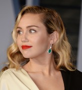 Майли Сайрус, Лиам Хемсворт (Miley Cyrus, Liam Hemsworth) Vanity Fair Oscar Party in Beverly Hills, 04.03.2018 (42xHQ) 2ada8b781858283