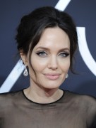 Анджелина Джоли (Angelina Jolie) 75th Annual Golden Globe Awards, California, 07.01.2018 (90xHQ) Cce340729645413
