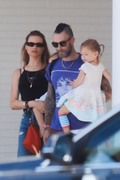 Adam Levine & Behati Prinsloo - Taking their daughters out to breakfast in Beverly Hills, CA (July 28, 2019)