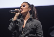 Деми Ловато (Demi Lovato) performing at Free Radio Live in Birmingham, 11.11.2017 (16xHQ) 33a764656406973