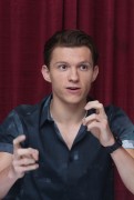 Том Холланд (Tom Holland) Spider-Man Homecoming press conference (Beverly Hills, April 23, 2017) 63389c677594663