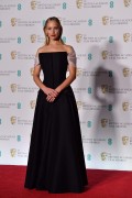 Дженнифер Лоуренс (Jennifer Lawrence) 71st EE British Academy Film Awards at Royal Albert Hall in London, 18.02.2018 - 80xHQ 8de281880698464