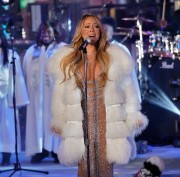 Мэрайя Кэри (Mariah Carey) Performs at the Dick Clark's New Year's Rockin' Eve with Ryan Seacrest (New York, December 31, 2017) 11db61707527983