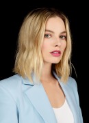 Марго Робби (Margot Robbie) Kirk McCoy portrait during the Los Angeles Times 'The Envelope' (December 2017) - 7xНQ 26a9b7740891103