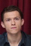 Том Холланд (Tom Holland) Spider-Man Homecoming press conference (Beverly Hills, April 23, 2017) 70abbd677593603