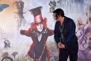 Джонни Депп (Johnny Depp) Alice Through The Looking Glass Photocall at Corinthia (London, May 8, 2016) (57xHQ) 4ee324668967643