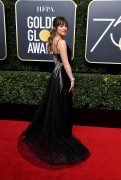 Дакота Джонсон (Dakota Johnson) 75th Annual Golden Globe Awards in Beverly Hills, 07.01.2018 (69xНQ) 7068bb741173883
