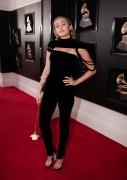 Майли Сайрус (Miley Cyrus) 60th Annual Grammy Awards, New York, 28.01.2018 (90xHQ) 0039a1736624933