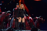 Тейлор Свифт (Taylor Swift) performs during the reputation Stadium Tour at Hard Rock Stadium in Miami, Florida, 18.08.2018 - 100xHQ 584a74956015544