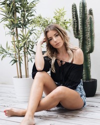 Chloe fit (fitgirl) D9b9f11213645204