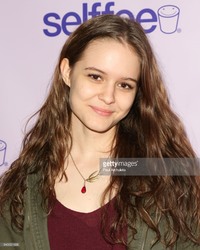 Izabela Vidovic - Grand opening of the Museum Of Selfies in Glendale (March 29, 2018)