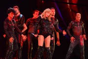 Тейлор Свифт (Taylor Swift) performs during the reputation Stadium Tour at Hard Rock Stadium in Miami, Florida, 18.08.2018 - 100xHQ 7cb4e9956016054