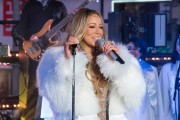 Мэрайя Кэри (Mariah Carey) Performs at the Dick Clark's New Year's Rockin' Eve with Ryan Seacrest (New York, December 31, 2017) 78991d707530823