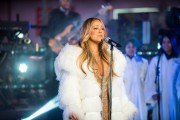 Мэрайя Кэри (Mariah Carey) Performs at the Dick Clark's New Year's Rockin' Eve with Ryan Seacrest (New York, December 31, 2017) 9c3771707531193