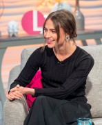 Алисия Викандер (Alicia Vikander) Visits the 'Lorraine' TV show in London, 06.03.2018 - 16xНQ E51236836544513