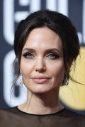 Анджелина Джоли (Angelina Jolie) 75th Annual Golden Globe Awards, California, 07.01.2018 (90xHQ) Fe93dd729646643
