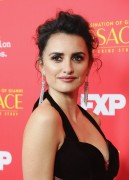 Пенелопа Крус (Penélope Cruz) 'The Assassination Of Gianni Versace_ American Crime Story' premiere in Hollywood, 08.01.2018 (84xHQ) 740096736644703