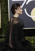 Анджелина Джоли (Angelina Jolie) 75th Annual Golden Globe Awards, California, 07.01.2018 (90xHQ) F478fd729644193